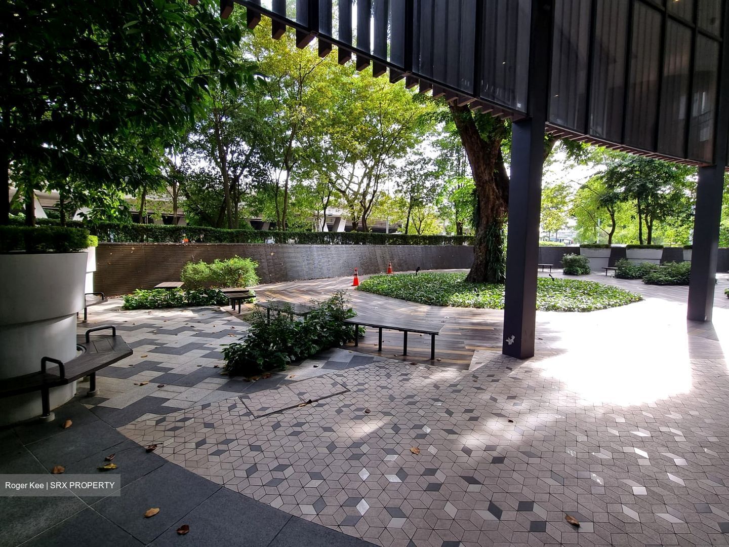 The Venue Shoppes (D13), Retail #524858001